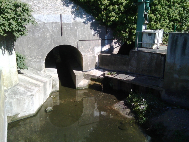 Passage en tunnel sous la RD906 eau